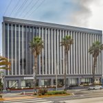 7_Wilshire_Exterior_Swig